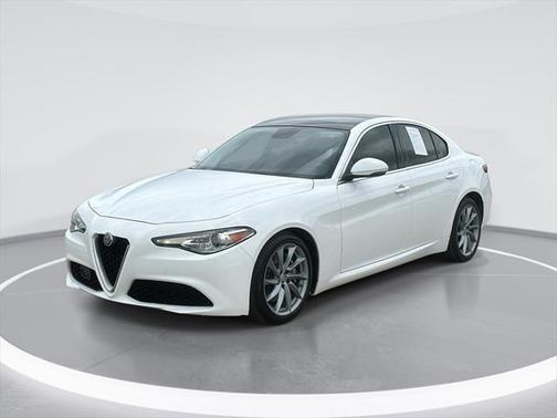 2018 Alfa Romeo Giulia Base
