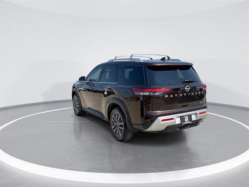 2022 Nissan Pathfinder SL 2WD