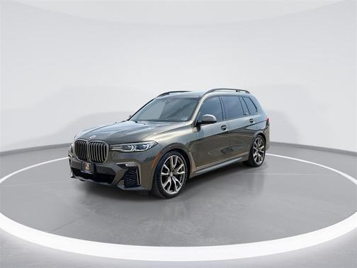 2022 BMW X7 M50i
