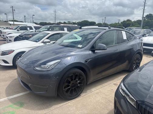 2022 Tesla Model Y Long Range Dual Motor All-Wheel Drive