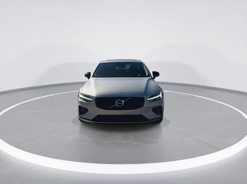 2022 Volvo S60 T5 Momentum
