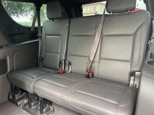 2023 Chevrolet Suburban 4WD Z71