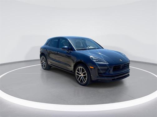2022 Porsche Macan Base