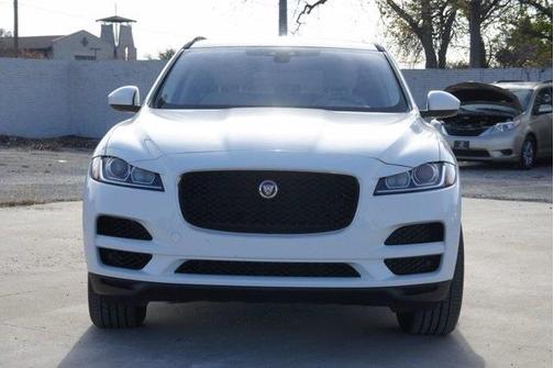 Photo 2 of 38 of 2018 Jaguar F-PACE 25t Premium