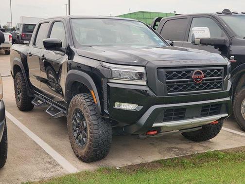 Black 2024 Nissan Frontier PRO-4X