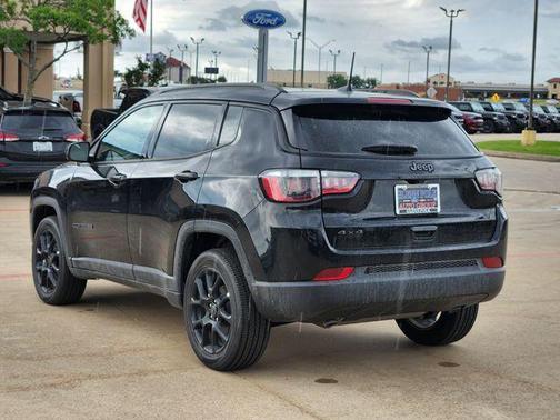 Diamond Black 2026 Jeep Compass Latitude