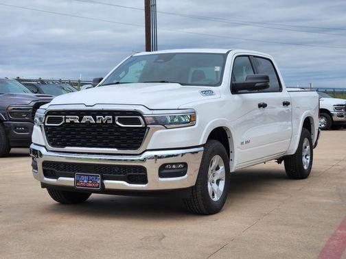 Bright White Clearcoat 2026 RAM 1500 Big Horn/Lone Star