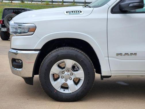 Bright White Clearcoat 2026 RAM 1500 Big Horn/Lone Star