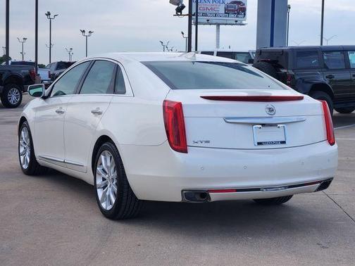 White Diamond Tri-Coat 2015 Cadillac XTS Luxury