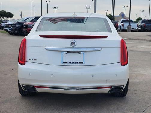 White Diamond Tri-Coat 2015 Cadillac XTS Luxury