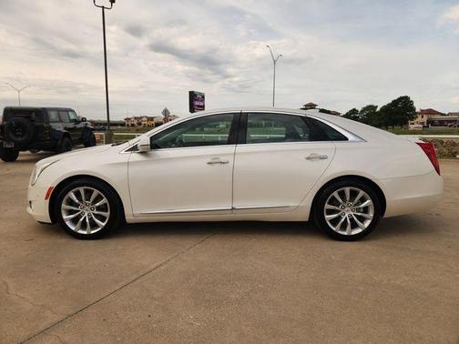 White Diamond Tri-Coat 2015 Cadillac XTS Luxury