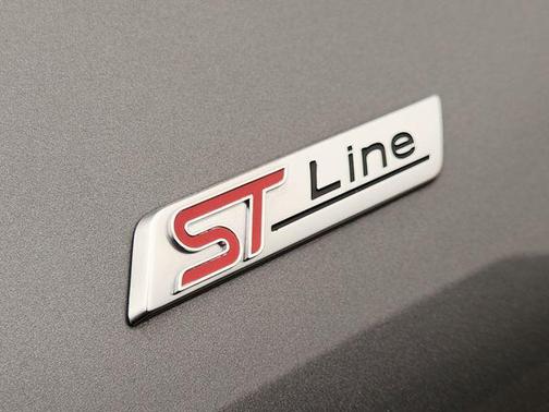 Carbonized Gray Metallic 2025 Ford Explorer ST-Line