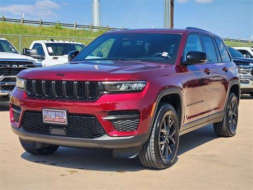 2025 Jeep Grand Cherokee Laredo