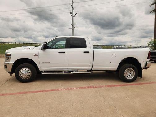 Bright White Clearcoat 2026 RAM 3500 Big Horn