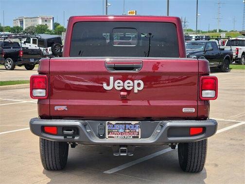 2022 Jeep Gladiator Overland