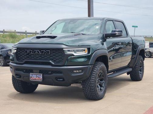 Serrano Red 2026 RAM 1500 RHO