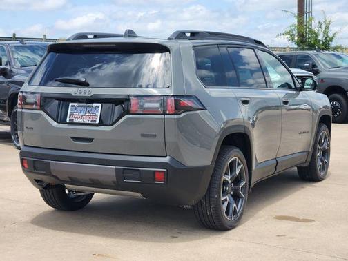 Sting Gray Clearcoat 2026 Jeep Cherokee Overland