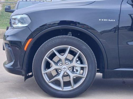 DB Black Crystal Clearcoat 2026 Dodge Durango GT HEMI V8