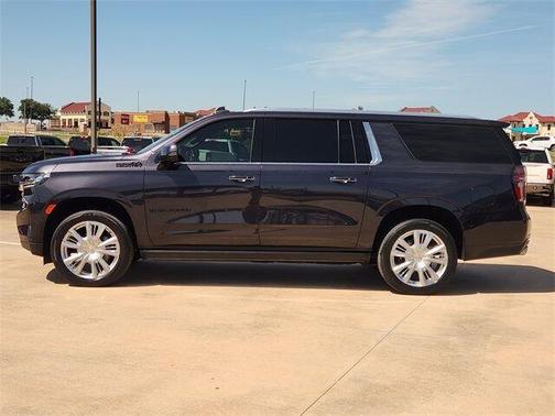 2023 Chevrolet Suburban High Country