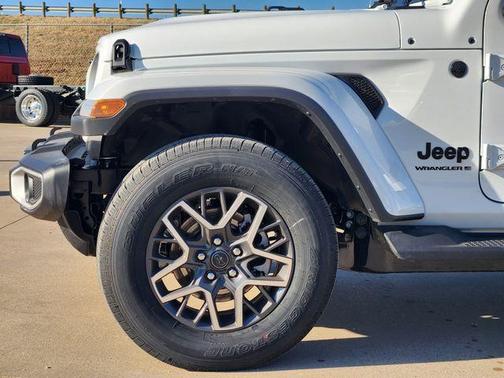 Bright White Clearcoat 2026 Jeep Wrangler Sahara