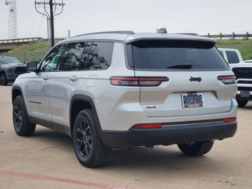 Silver Zynith 2026 Jeep Grand Cherokee L Laredo
