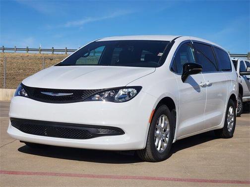 2026 Chrysler Voyager LX