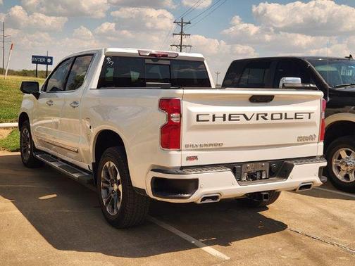 Iridescent Pearl Tricoat 2023 Chevrolet Silverado 1500 High Country