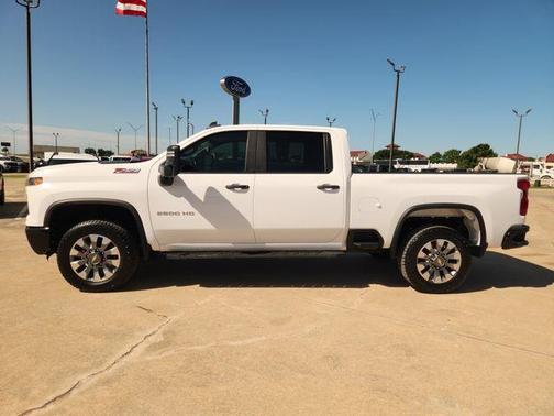 Summit White 2024 Chevrolet Silverado 2500 Custom