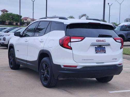 Summit White 2024 GMC Terrain AT4
