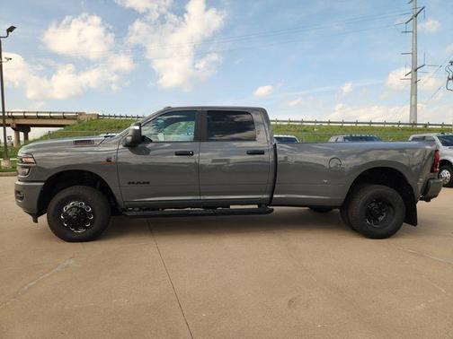 Ceramic Gray Clearcoat 2026 RAM 3500 Big Horn