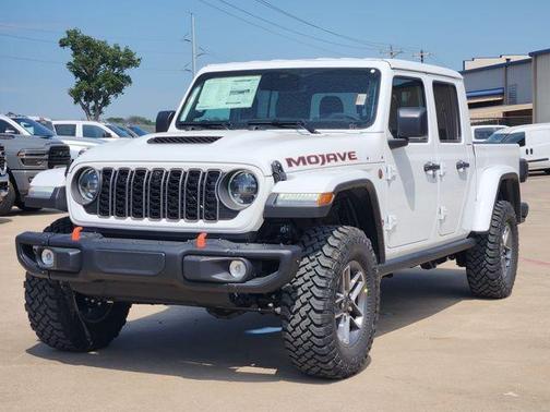 Bright White Clearcoat 2026 Jeep Gladiator Mojave