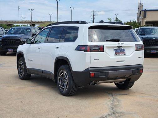 Bright White Clearcoat 2026 Jeep Cherokee LAREDO/LIMITED