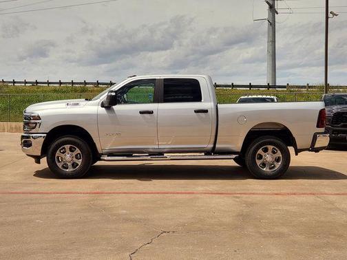 Bright White Clearcoat 2026 RAM 2500 Big Horn
