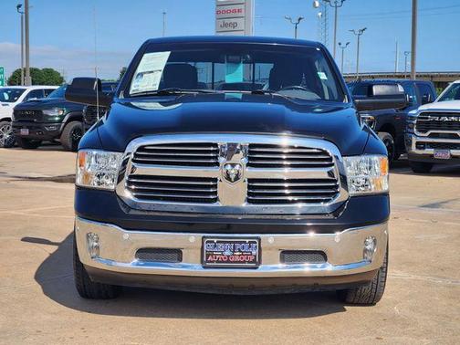 Brilliant Black Crystal Pearlcoat 2015 RAM 1500 SLT