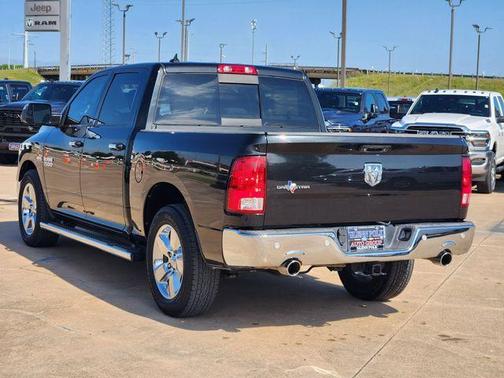 Brilliant Black Crystal Pearlcoat 2015 RAM 1500 SLT