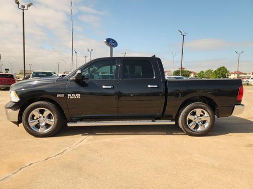 Brilliant Black Crystal Pearlcoat 2015 RAM 1500 SLT