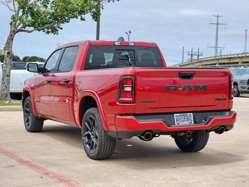 Molten Red Pearlcoat 2026 RAM 1500 Laramie
