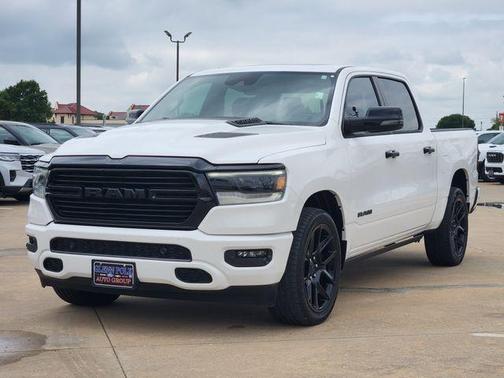 Bright White Clearcoat 2023 RAM 1500 Laramie