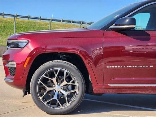 2025 Jeep Grand Cherokee Summit
