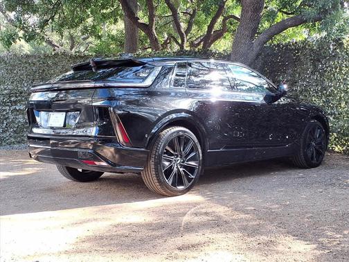 2024 Cadillac LYRIQ Sport