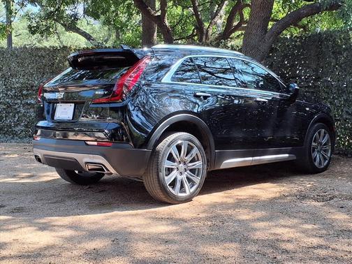 2022 Cadillac XT4 Premium Luxury