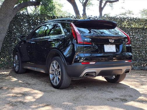 2022 Cadillac XT4 Premium Luxury