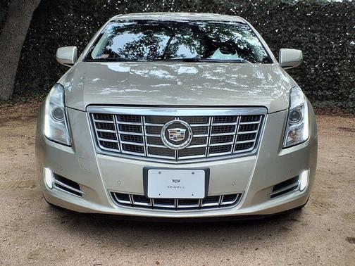 Silver Coast Metallic 2013 Cadillac XTS Luxury