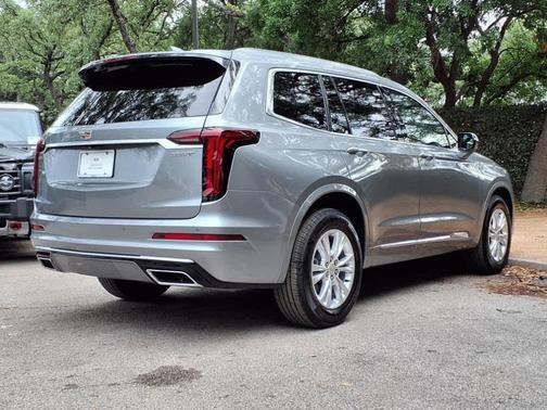 2024 Cadillac XT6 Luxury FWD