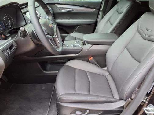 2025 Cadillac XT5 Luxury
