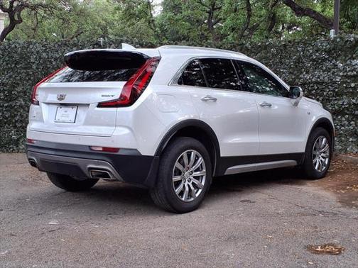 2022 Cadillac XT4 Premium Luxury