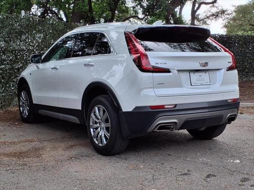 2022 Cadillac XT4 Premium Luxury