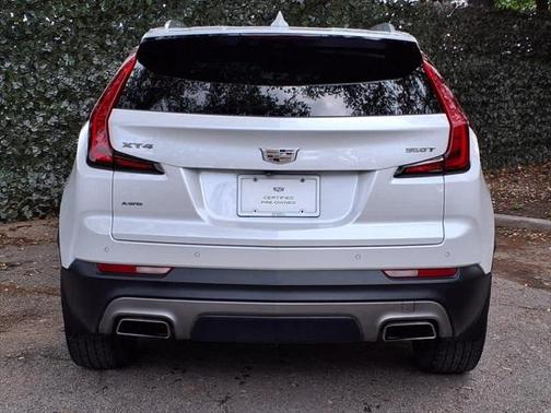 2022 Cadillac XT4 Premium Luxury