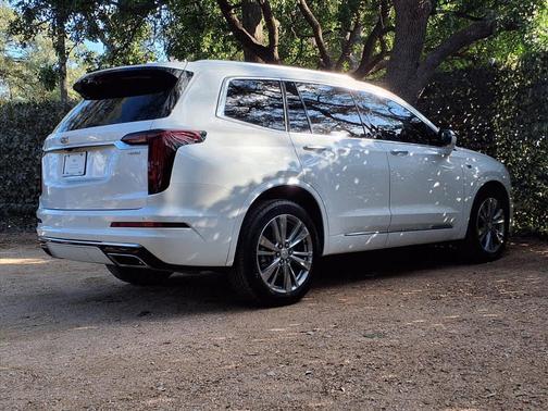 2023 Cadillac XT6 Premium Luxury FWD