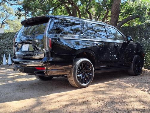 2024 Cadillac Escalade Sport